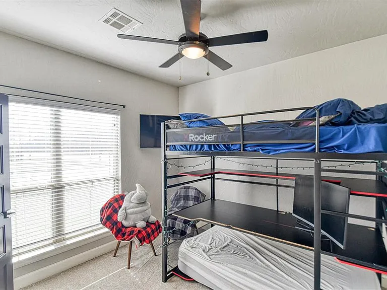 2325 Rivercross Ct — Photo 31