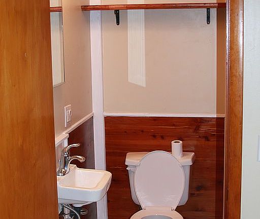 1/2 bath off of 1 bedroom
