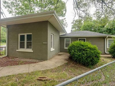 10101 E 18th St S, Independence, MO, 64052