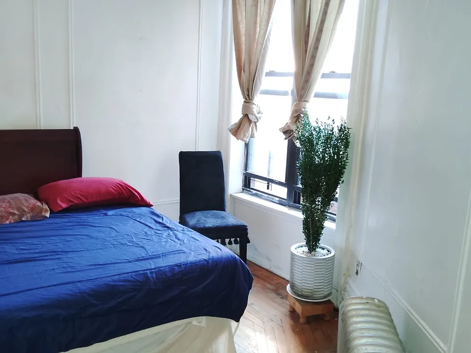 W 183rd St