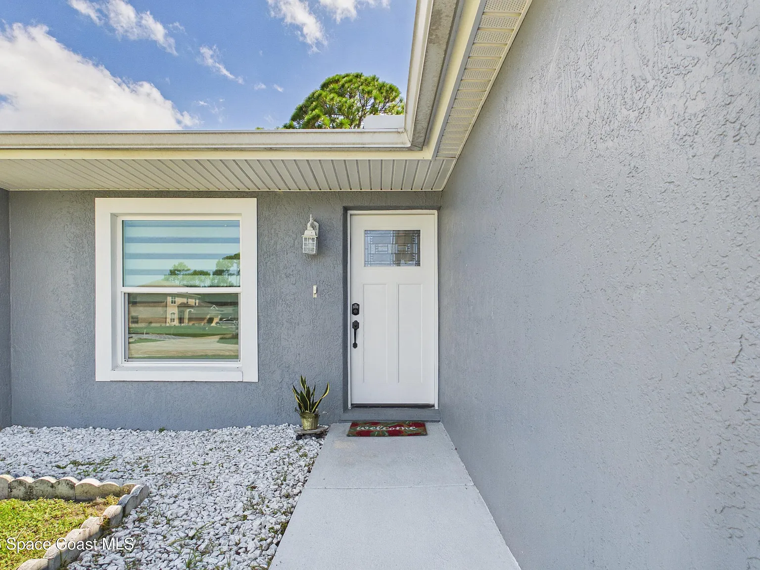 3 bed, 2.0 bath, 1314 sqft, $2,250 — Photo 3