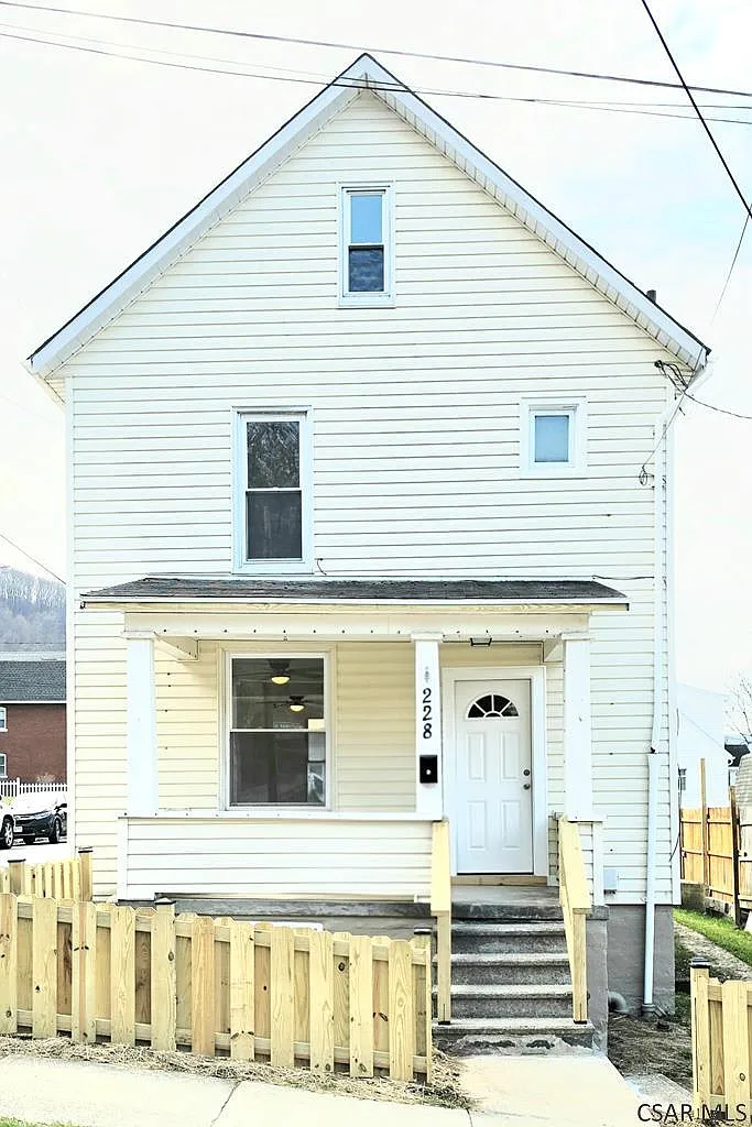 228 Stutzman St photo 1