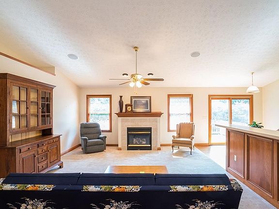 3rd image of 8520 Deergate Dr