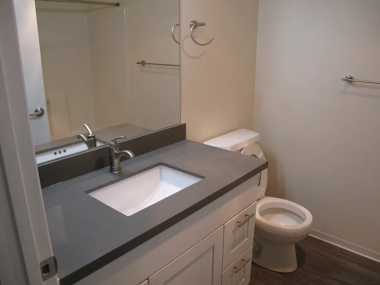 Daniels Apartments — Photo 14