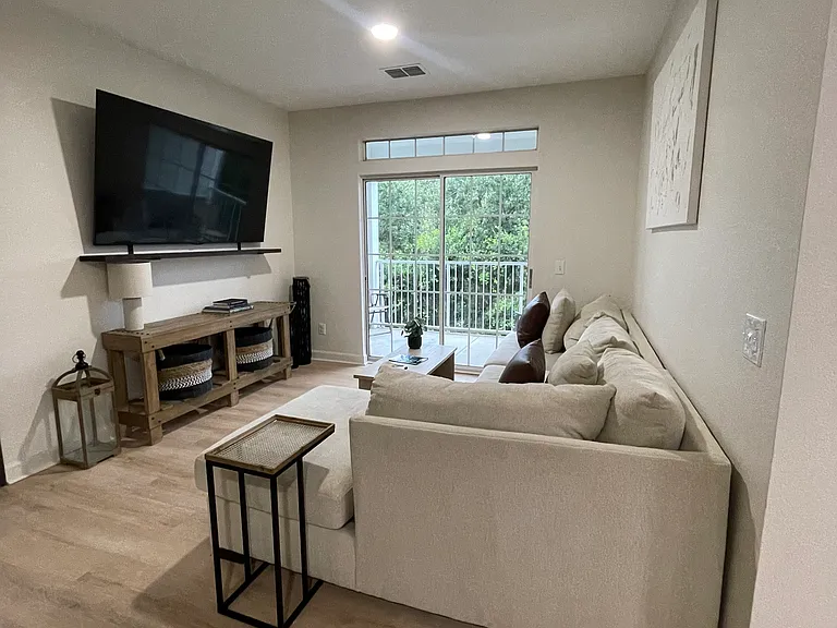 3176 Feltrim Pl #302 — Photo 2