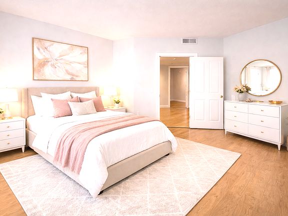 5th image of 14 Bacon St Suite B