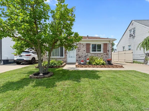 4164 Hazel Ave, Lincoln Park, MI 48146