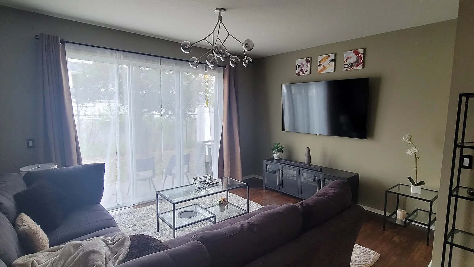 Fully Furnished Condo in Gate Community — Photo 2