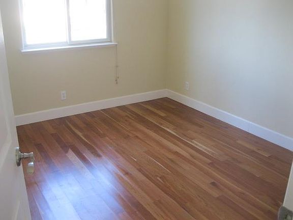4th image of 2112 Burr Ct