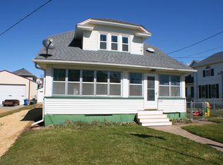 216 1st St, Charlotte, IA 52731
