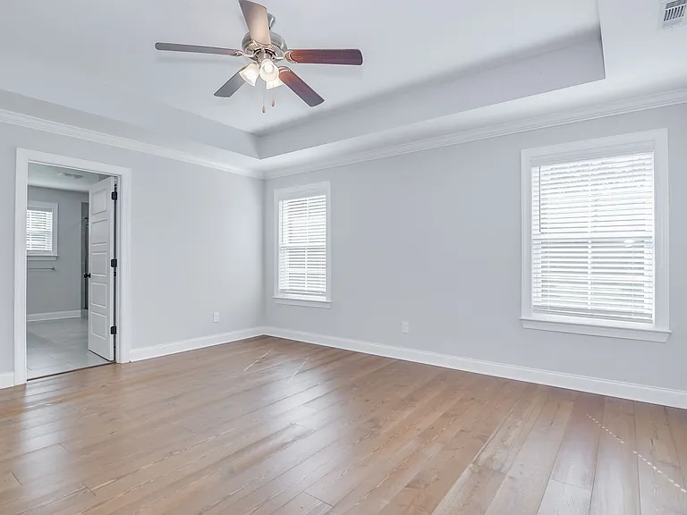 344 Colonnades Dr — Photo 35