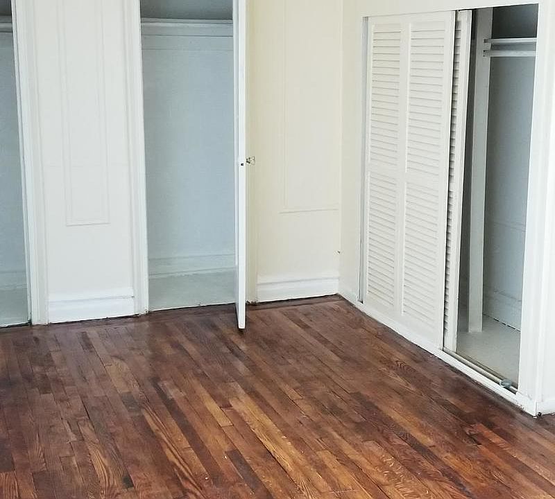 2nd image of 9302 Kings Hwy APT E10