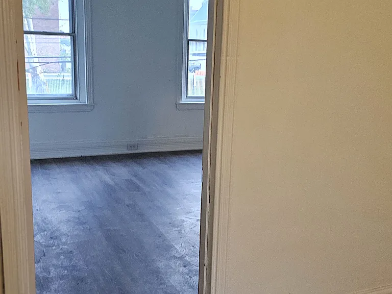 159 E Lehigh Ave — Photo 7