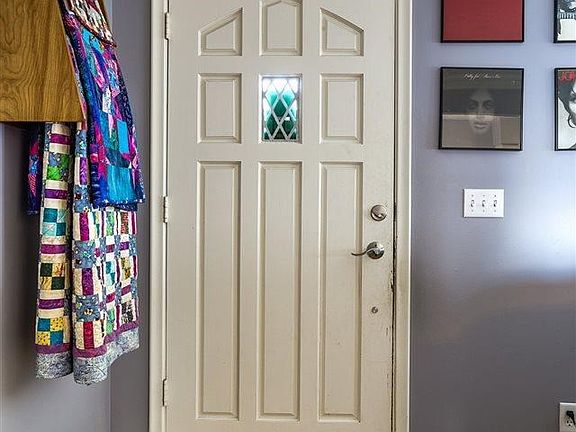 4th image of 4620 Crestline Dr