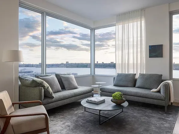 611 W 56th St APT 22B, New York, NY 10019