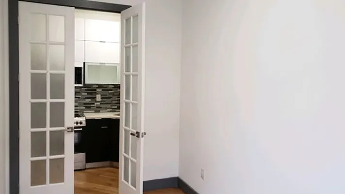 Rented by Nooklyn NYC LLC | media 19