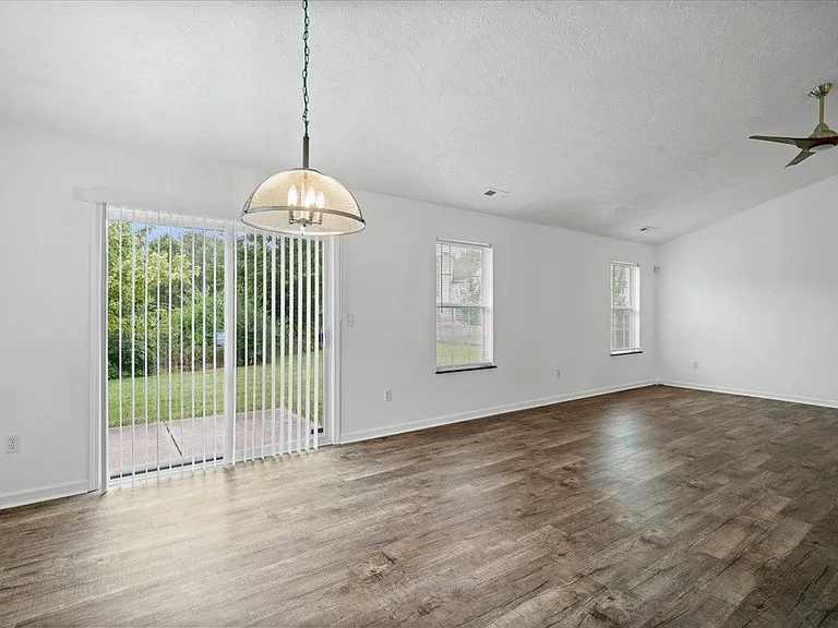1429 Softwind Dr — Photo 10