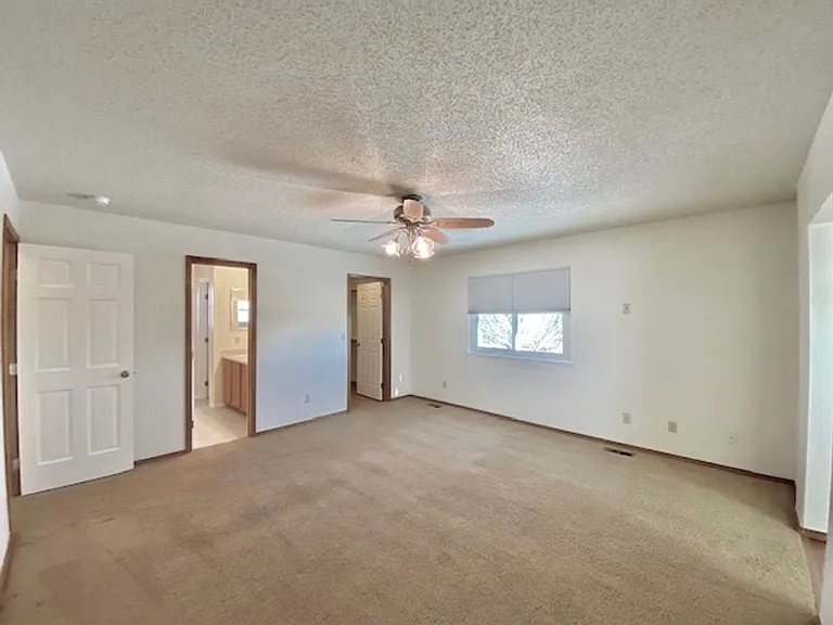 8065 Vectra Dr — Photo 24