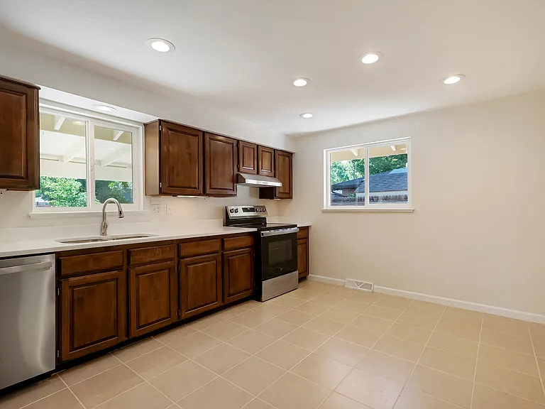 6023 Holland St — Photo 15