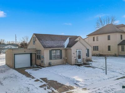 809 3rd St SW, Waseca, MN, 56093