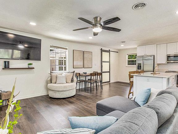 2nd image of 4605 Christy Dr