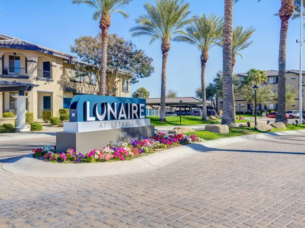 Lunaire at Estrella