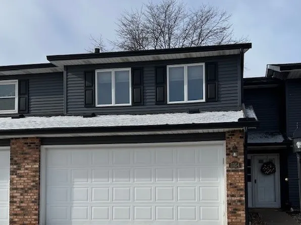 5954 Crow Valley Park Dr, Davenport, IA 52807