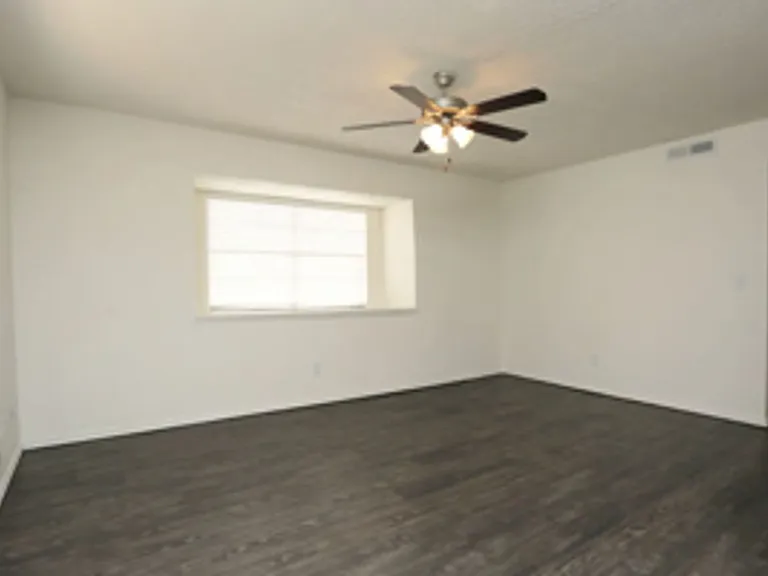 1304 Wylie Rd — Photo 32