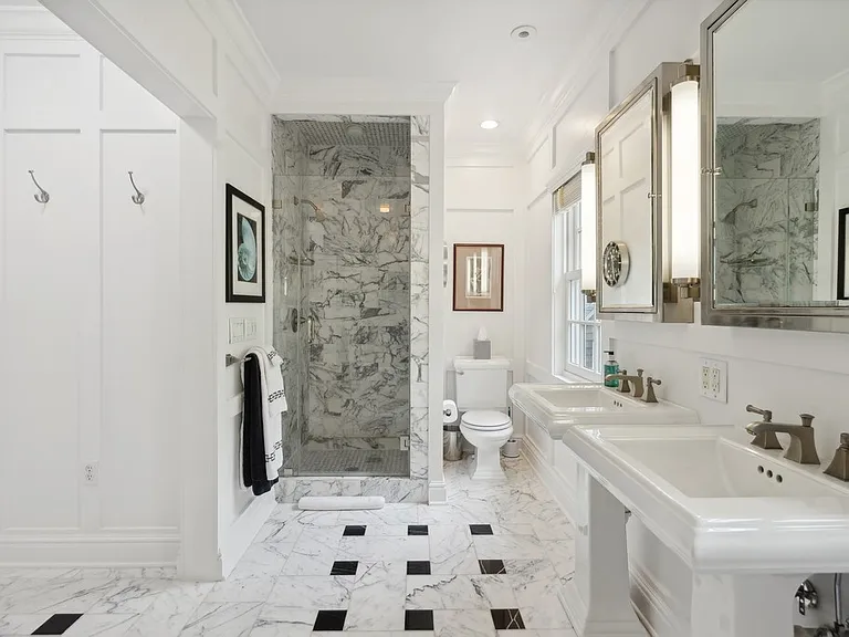 561 Sagg Main St — Photo 37