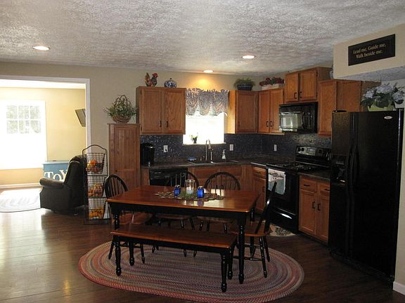 4th image of 519 Bob White Dr