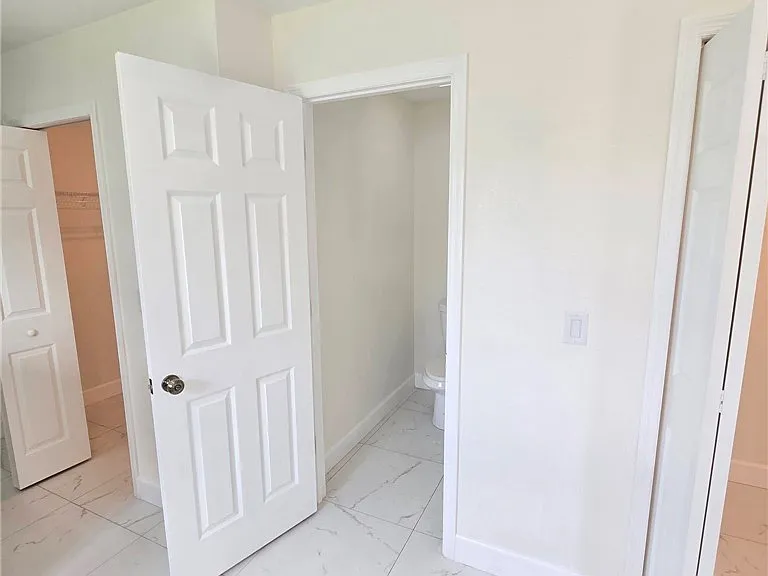 124 Clinton Ave — Photo 16
