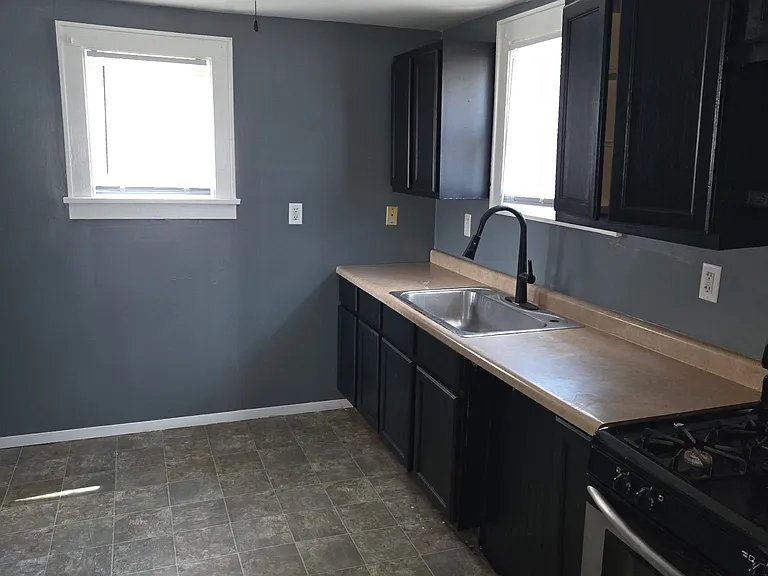1214 W Brons Ave — Photo 6