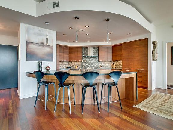 5th image of 900 20th Ave S APT 1111