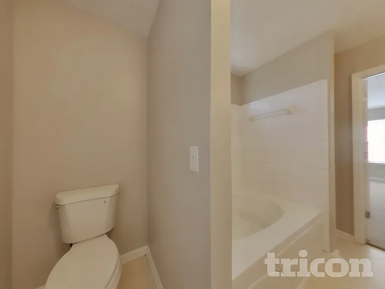 9870 Rivercliff Ln — Photo 10