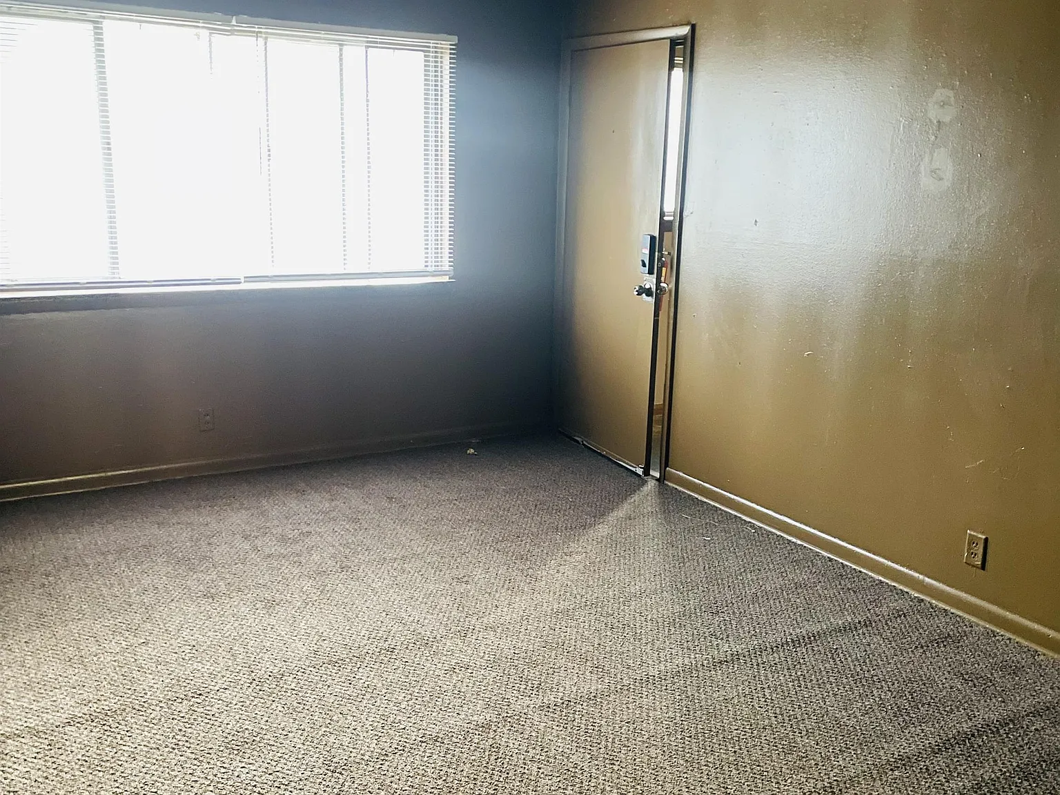 8736 West Carmen Avenue - 4 — Photo 3