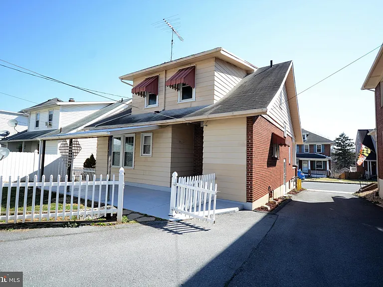 623 Guilford Ave — Photo 27