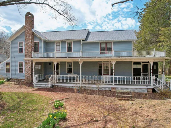 W9301 Voss Rd, Poynette, WI 53955
