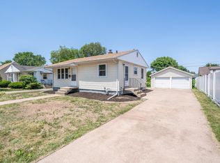 1208 Bismarck Ave, Oshkosh, WI 54902