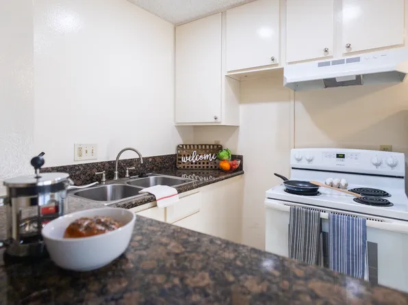 Barcelona Apartments, 11555 216th St #213, Lakewood, CA 90715