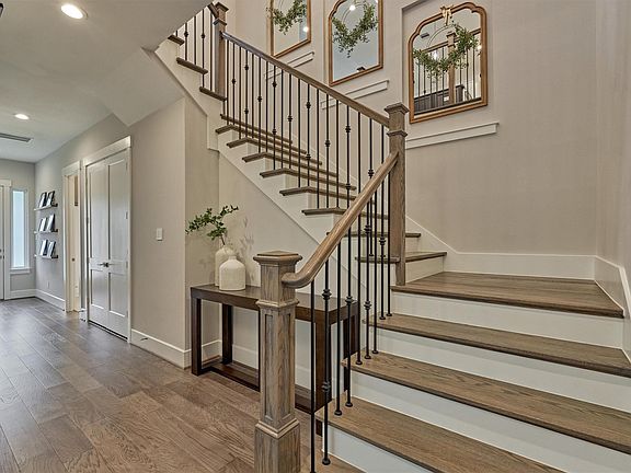5th image of 62 Dobbs View Ln