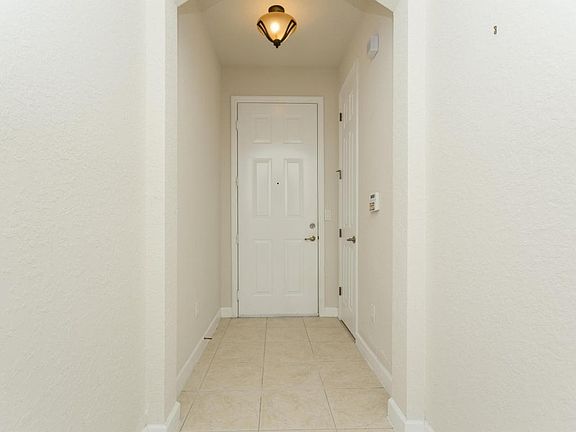 3rd image of 200 Paseo Terraza Unit 204