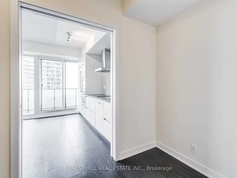 2221 Yonge St #5301 — Photo 12