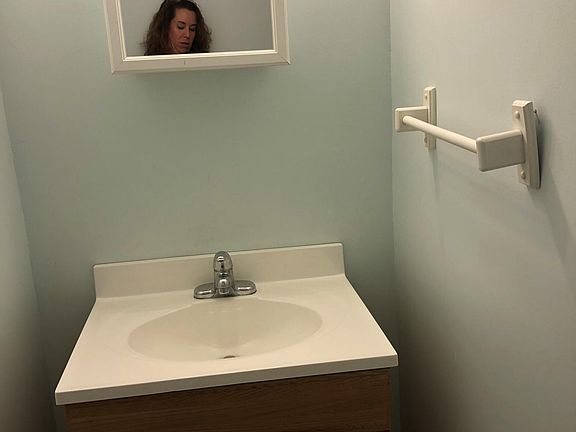 1st Floor Bath
