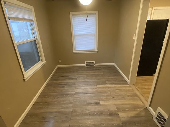 5th image of 20910 Moross Rd