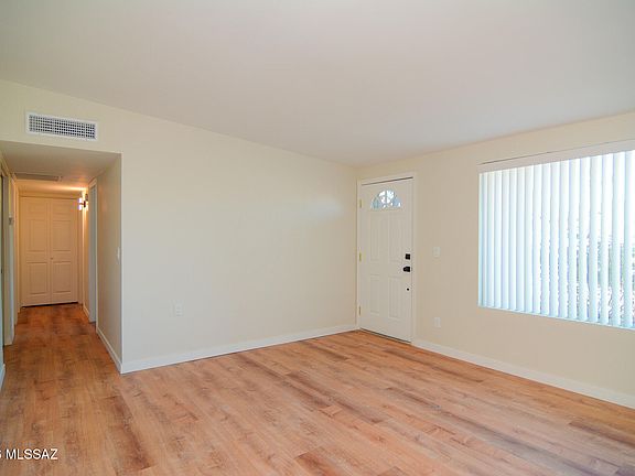 5th image of 3866 W Orangewood Dr