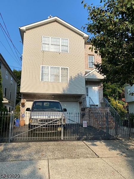 1st image of 123 Littleton Ave