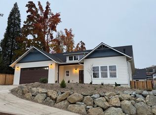 142 NW Crest Dr #403, Grants Pass, OR 97526