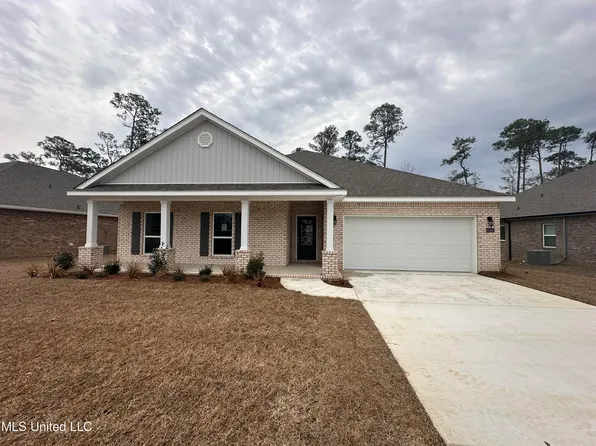 6136 Penni Ln, Ocean Springs, MS 39564