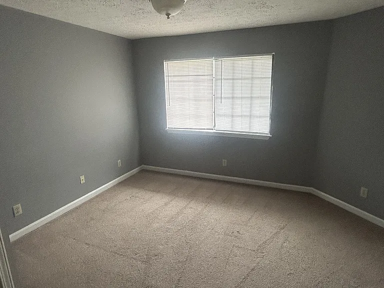 392 Shelby Ave #10 — Photo 3
