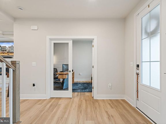 4th image of 1924 Serviceberry Rd